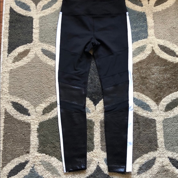 🌿50% off Electric Yoga Color Block Leggings Size Small - Picture 7 of 8